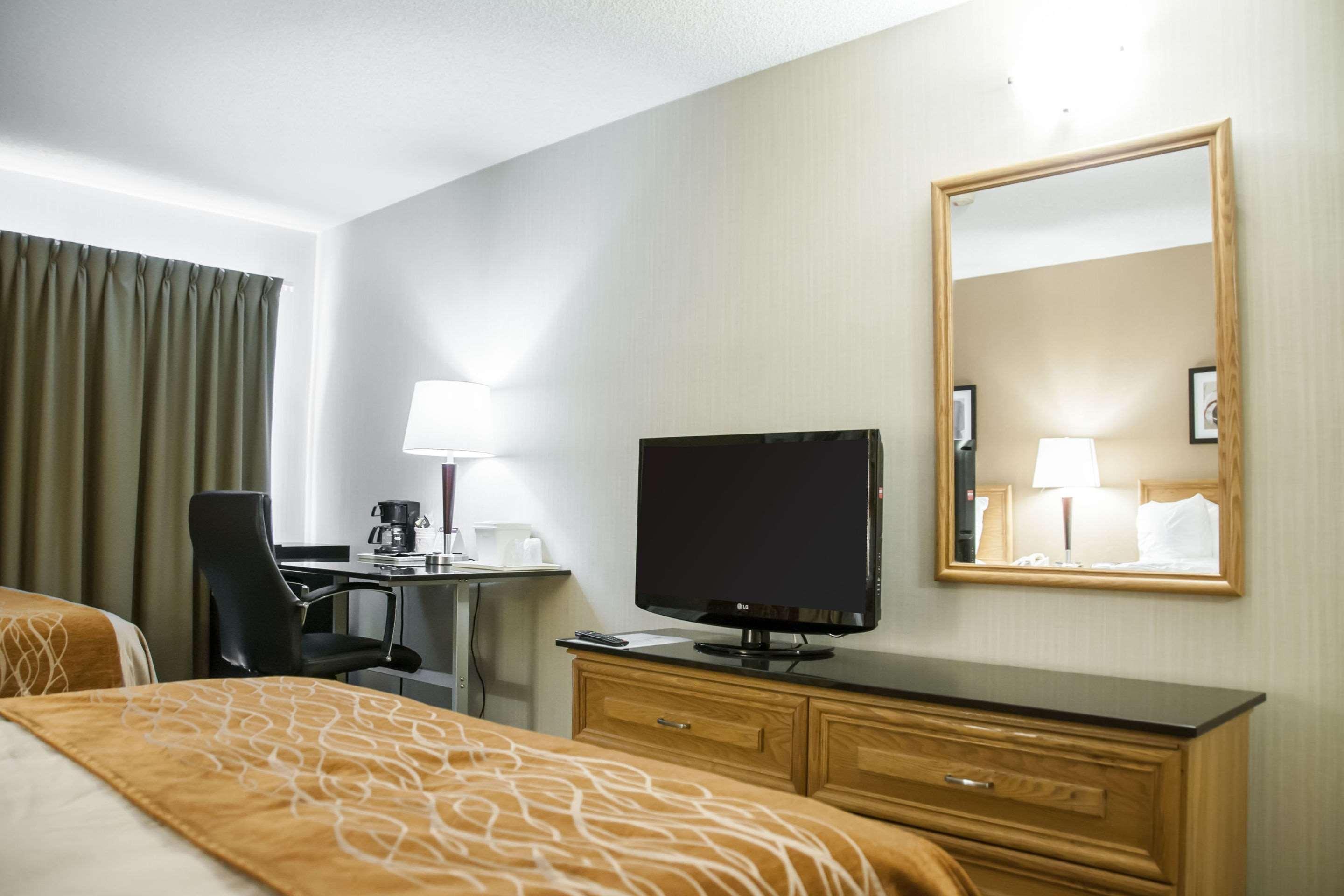 Comfort Inn South Brossard Zewnętrze zdjęcie