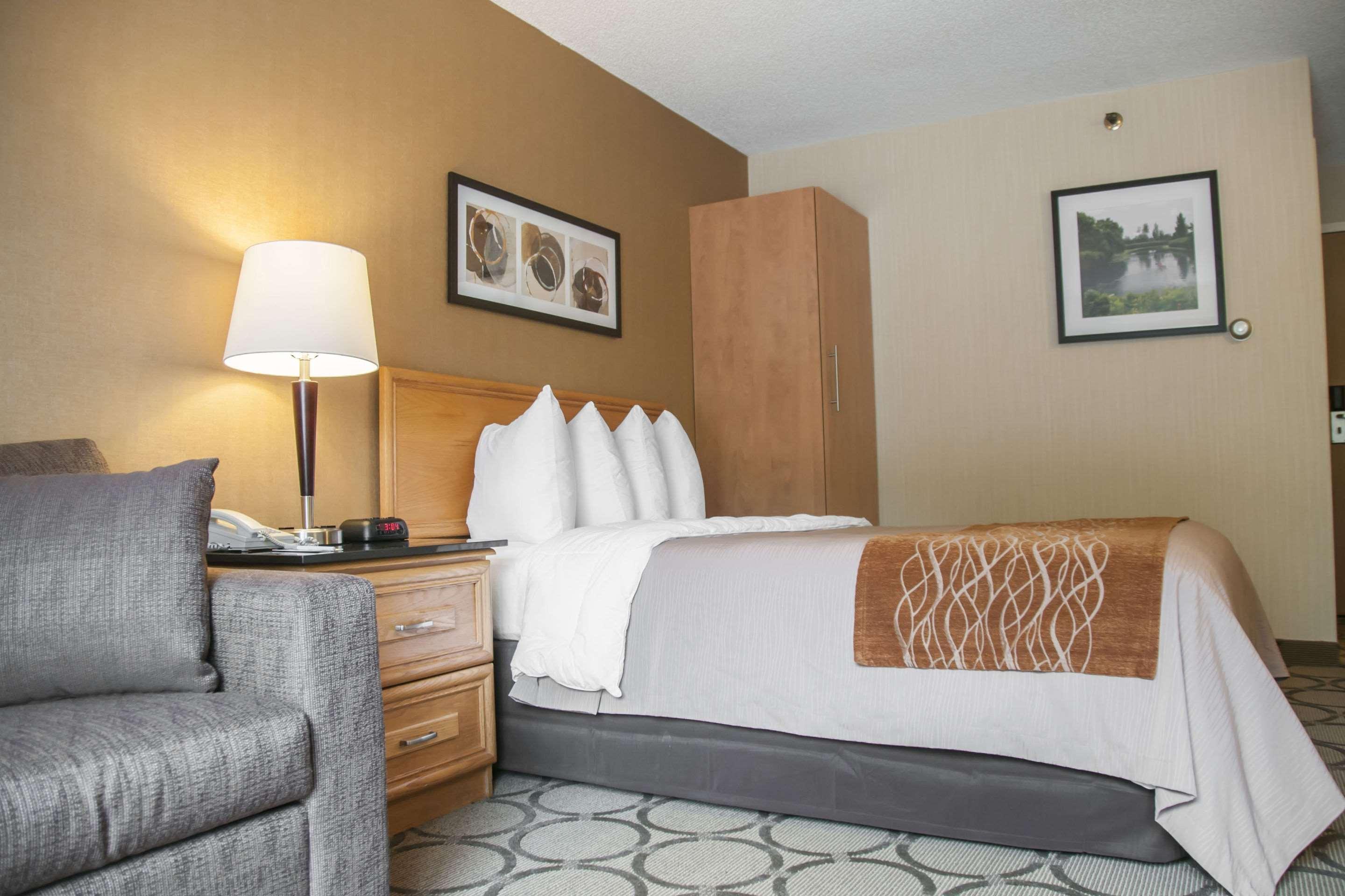 Comfort Inn South Brossard Zewnętrze zdjęcie