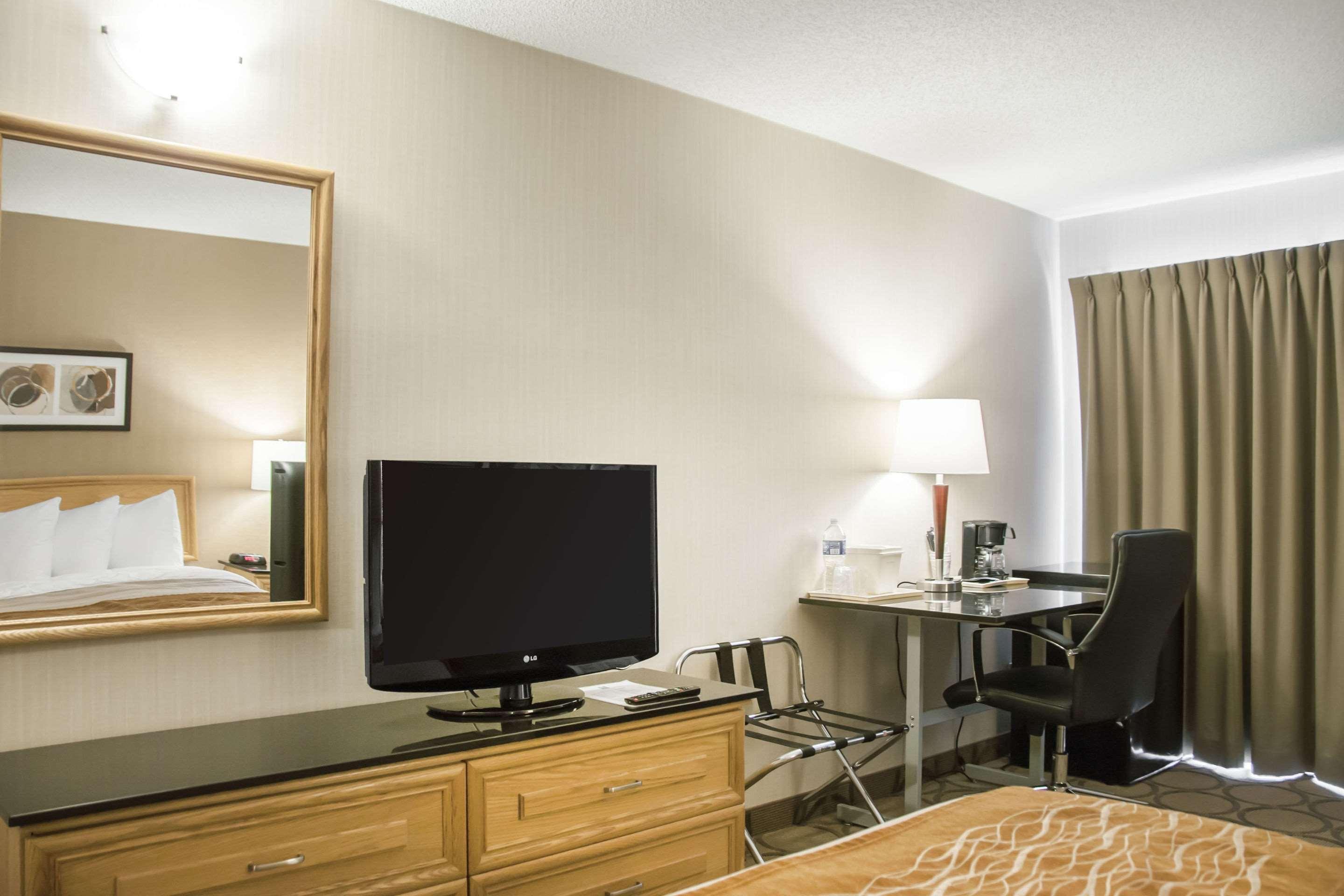 Comfort Inn South Brossard Zewnętrze zdjęcie